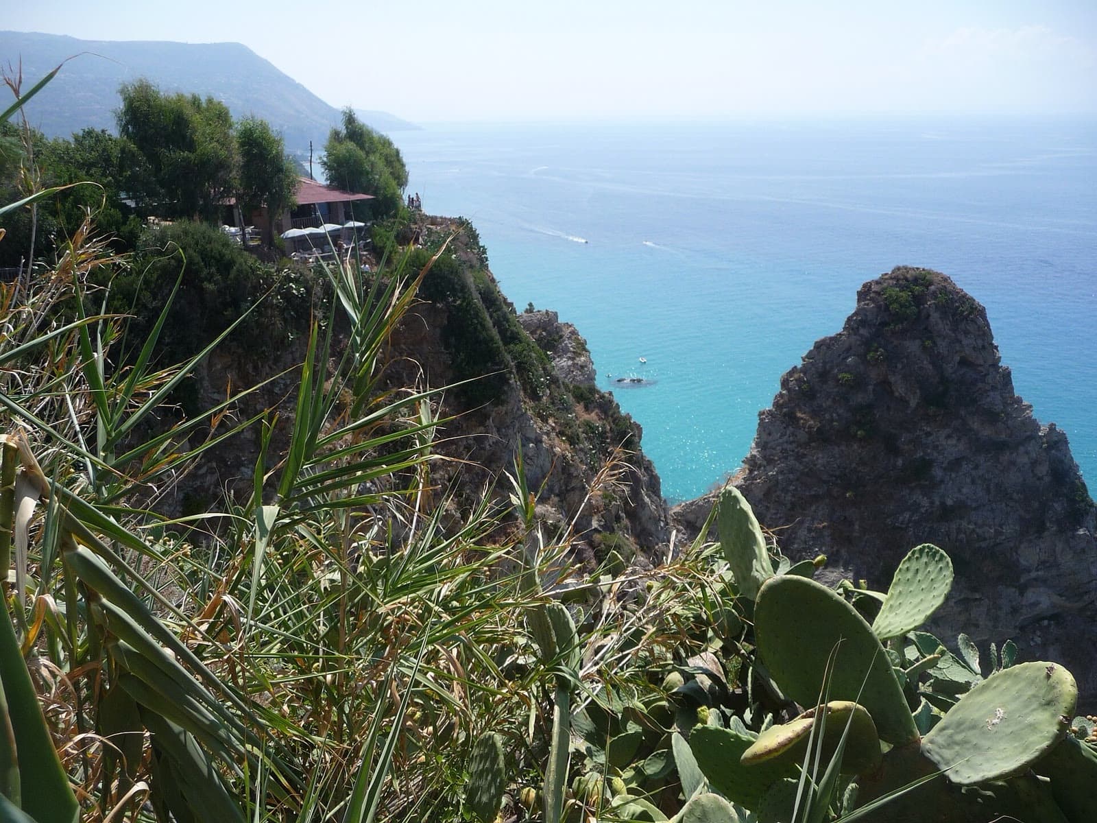 Capo Vaticano, la costa e il mare turchese